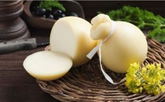 Caciocavallo (Eating)