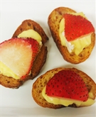 Crostini w French Brie, Strawberry & Honey Drizzle