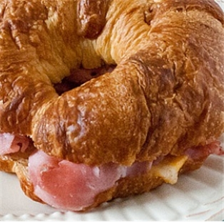 Croissant W/Eggs Ham&amp;Chee