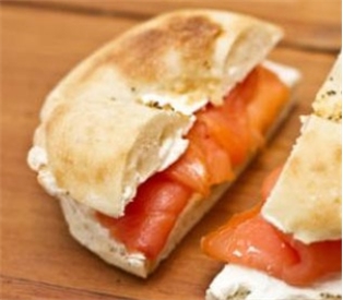 Scrambl.Egg,Smok Salmon Salmon Bialy