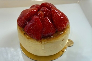 Gluten Free Strawberry Cheesecake (4")