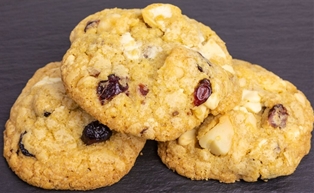 A&amp;V Cookies Cranberry White Chocolate Chunk (4pc)