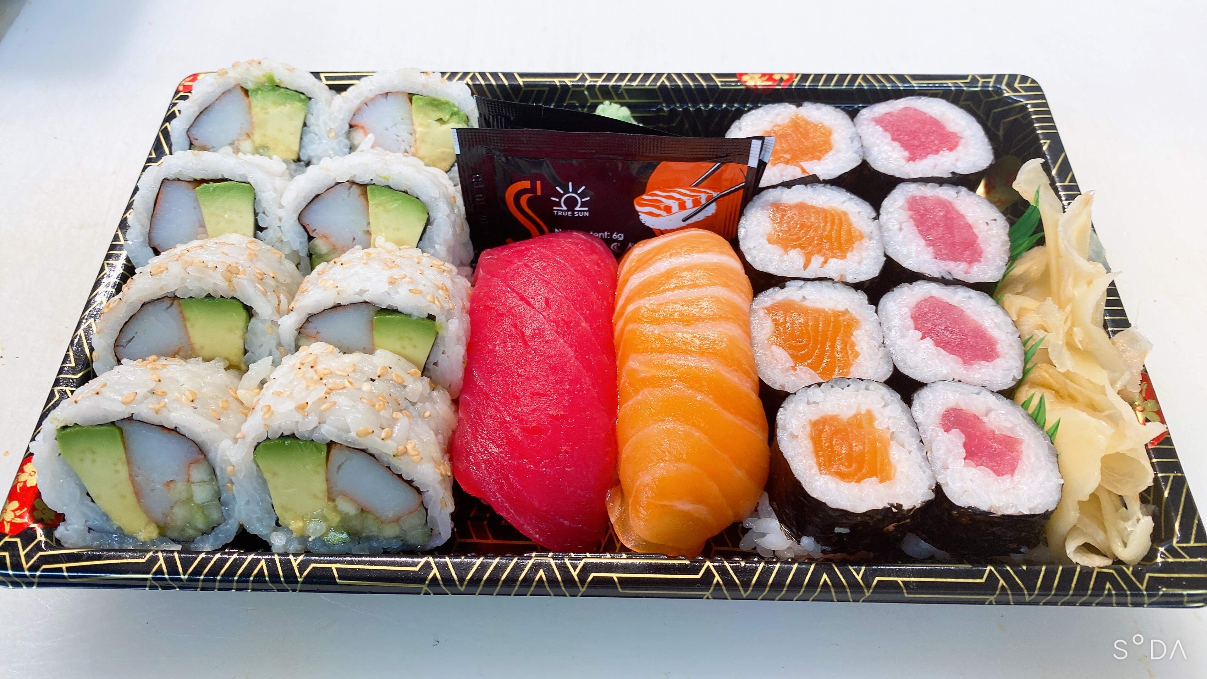 Sushi &amp; Roll Pack (18Pcs)
