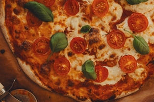 A&amp;V Frozen Margherita Pizzette