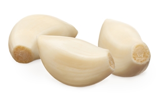 A&amp;V Peeled Organic Garlic (6oz)