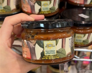 A&amp;V Black Beans &amp; Red Pepper Dipping Sauce (8.11oz)