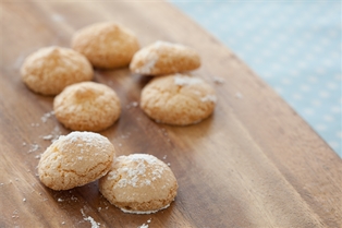 MERINGUE BUTTONS 12pc