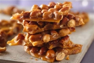 Hubs Peanut Brittle (10oz)