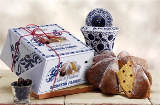 Fabbri Pandoro with Amerena Cherries (750g)